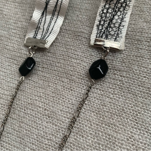 💀 Handmade - Skull long necklace - ruban beads fabric - black white - Picture 8 of 9